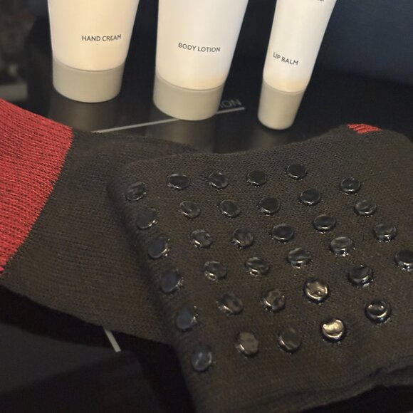 Ferragamo Blue Cosmetic Amenity Bag Skincare Kit First Class Air India New - Picture 4 of 8